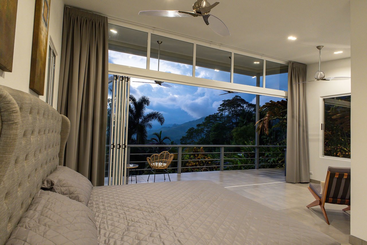 Luxurious Mountain Villa Retreat, Perez Zeledon, San Jose