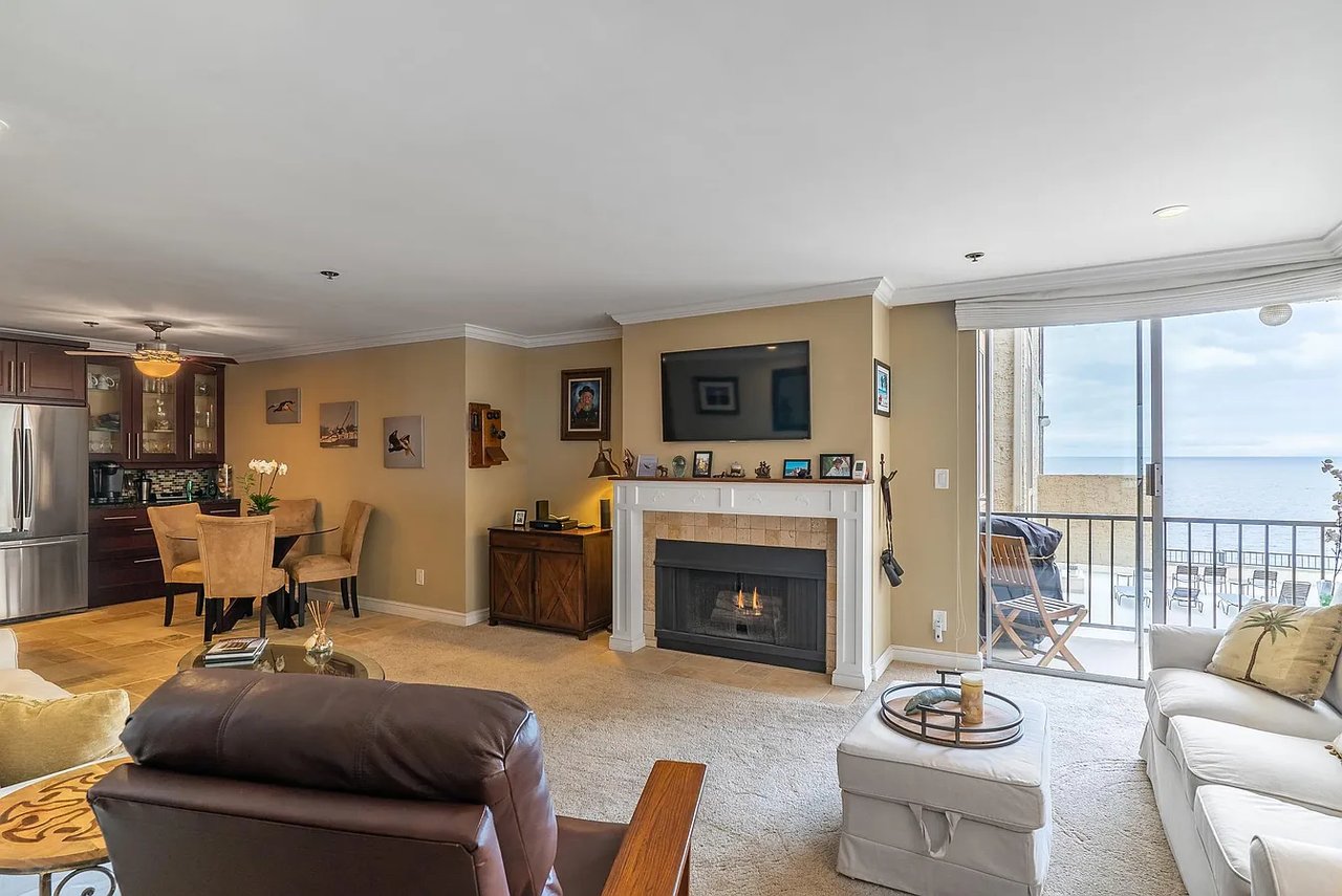 555 Esplanade Apt 418