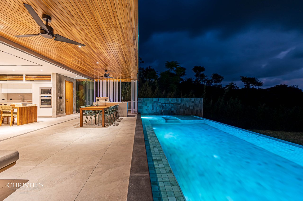 Brand New Contemporary Tropical Villa Overlooking the Iconic Whale’s Tail 