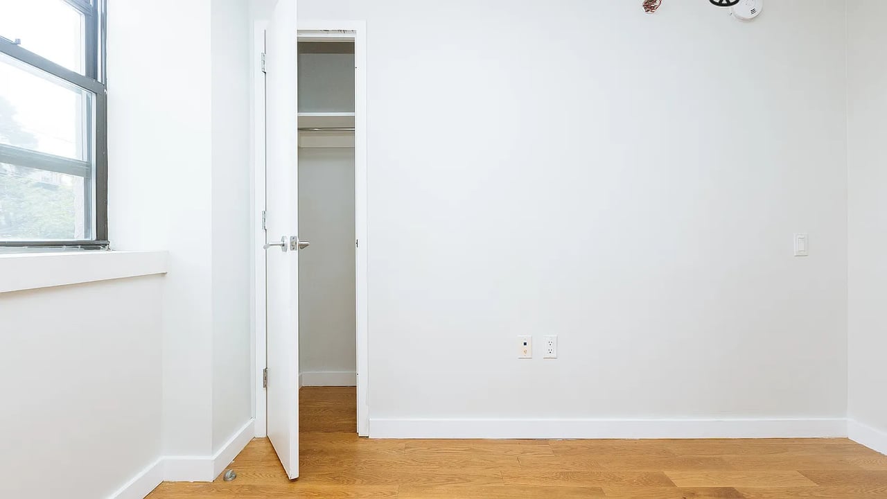 100 Dupont Street 1A