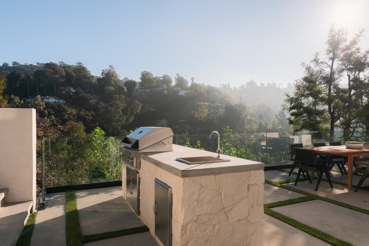 quintessential Hollywood Hills