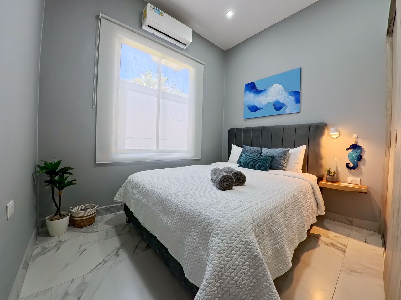 Great Location Brand New Pool House