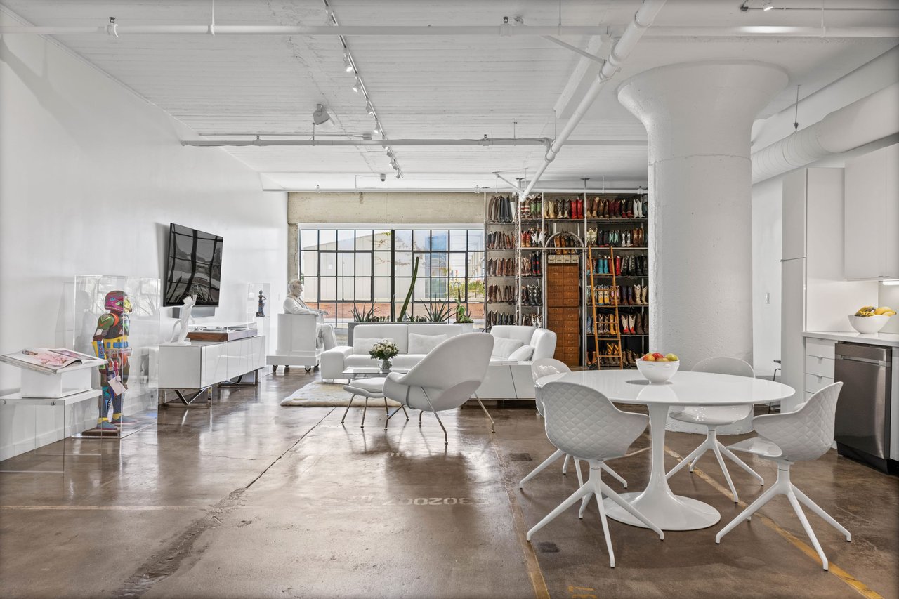 Stunning Double Size Industrial Modern Loft in the Toy Factory