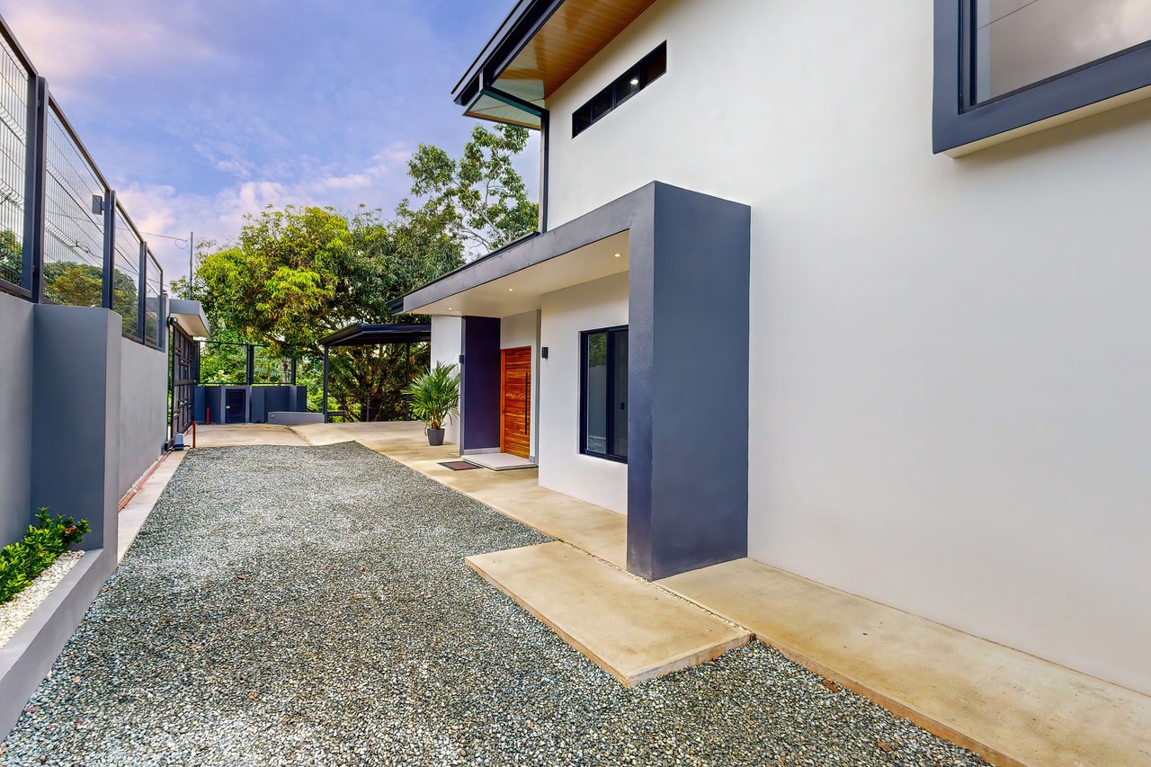 Casa Palma, Brand New Luxury 3 bedroom, 4 bathroom home with Amazing Sunset View in Quepos