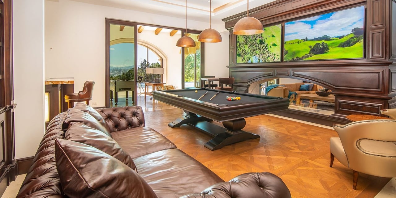 Tuscan Hilltop Luxury Estate, Santa Ana, San Jose