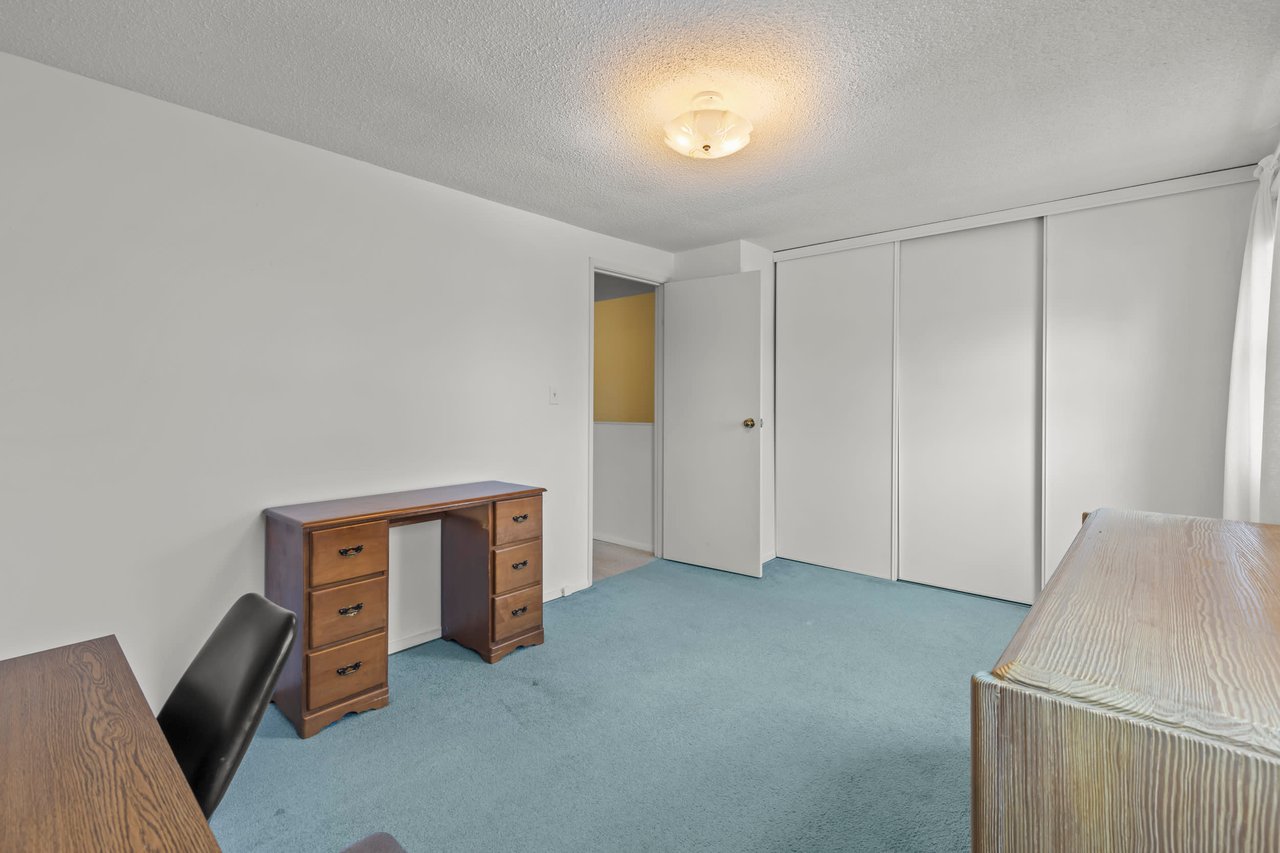 112 Graystone Cres