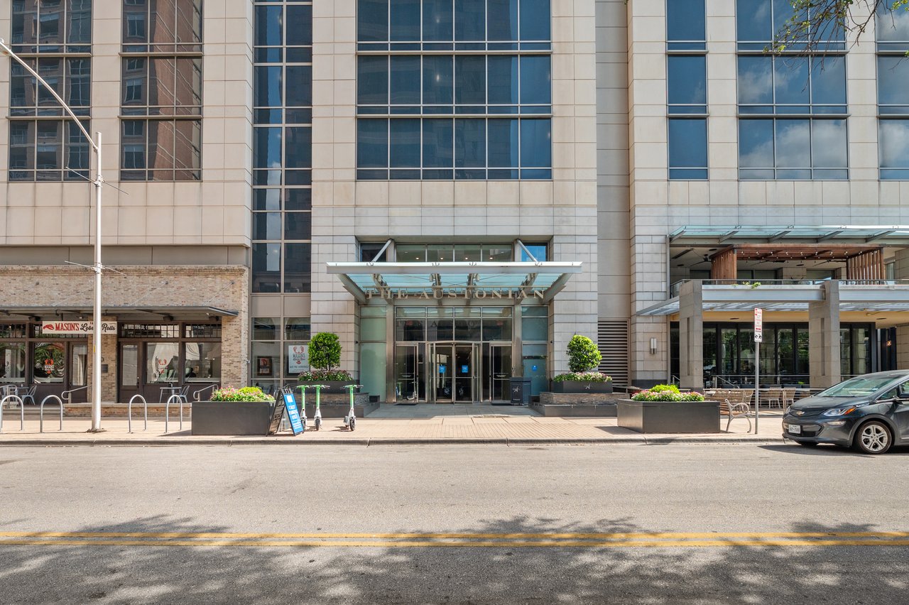 200 Congress Avenue #19F