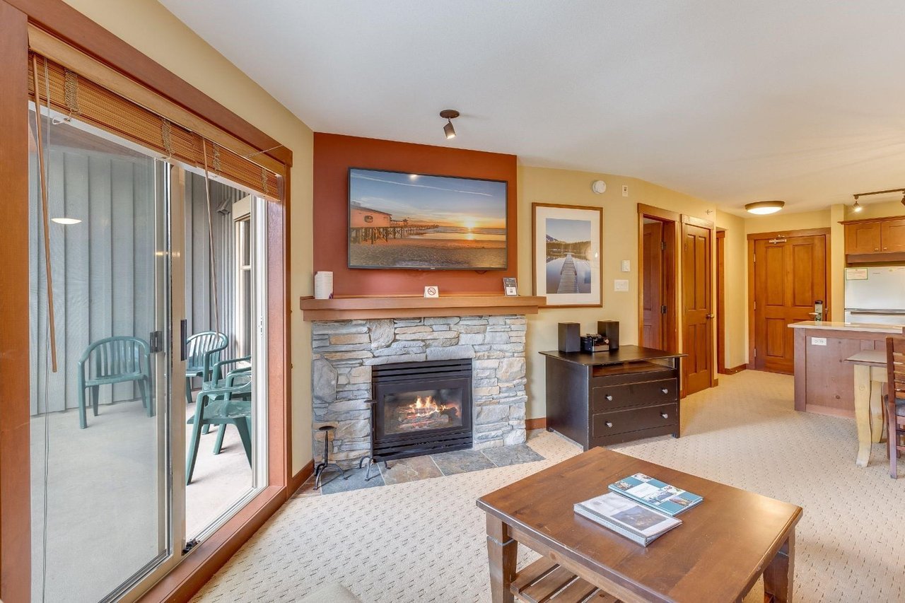 411 G4-4653 Blackcomb Wy