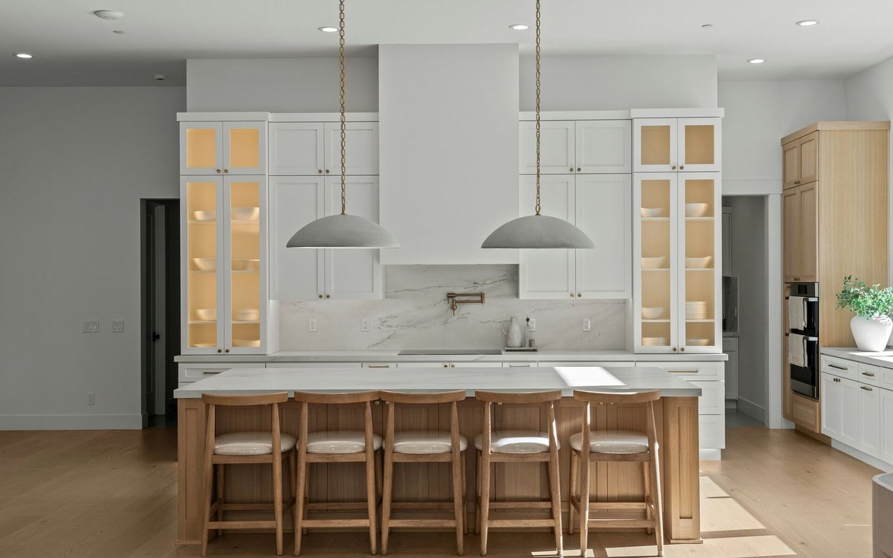 What Are Experts Saying About Spring Housing?