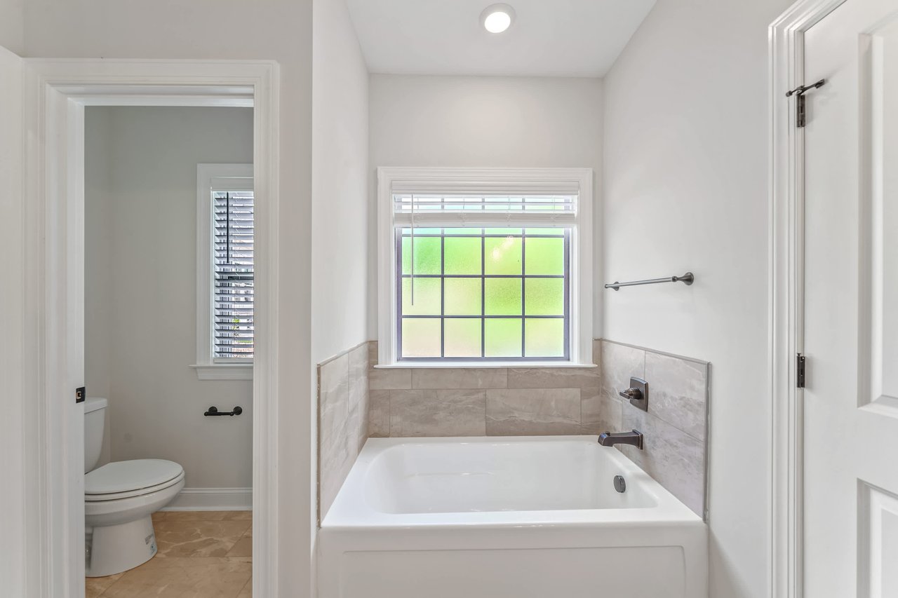 Gated Golf Community in Cherokee Ridge!