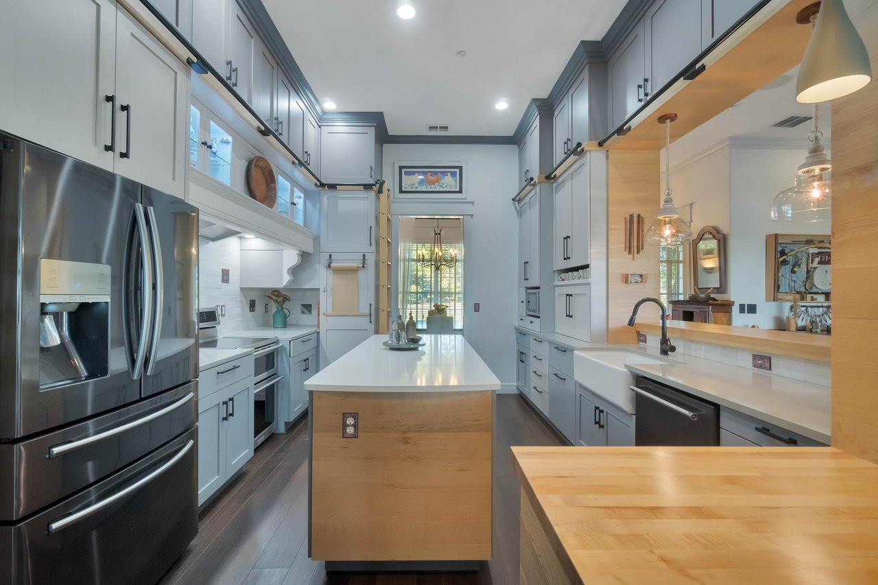 10929 Arrowtree Boulevard