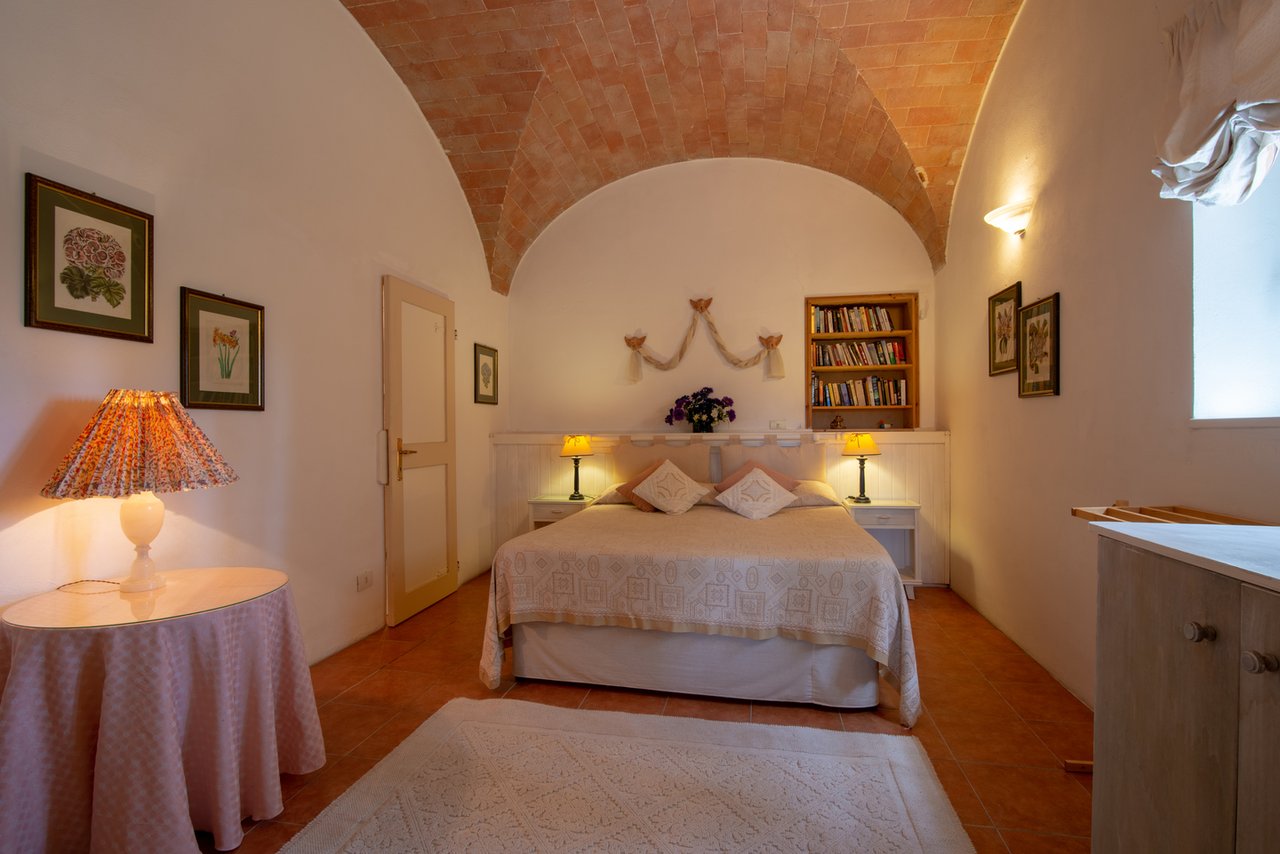 Charismatic B&B in Rolling Hills of San Gimignano