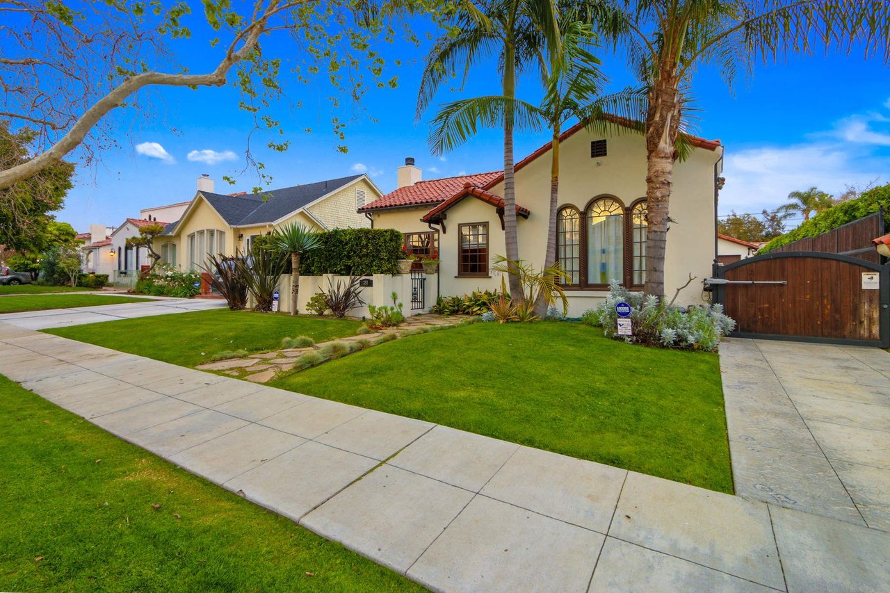 358 S Sycamore Ave