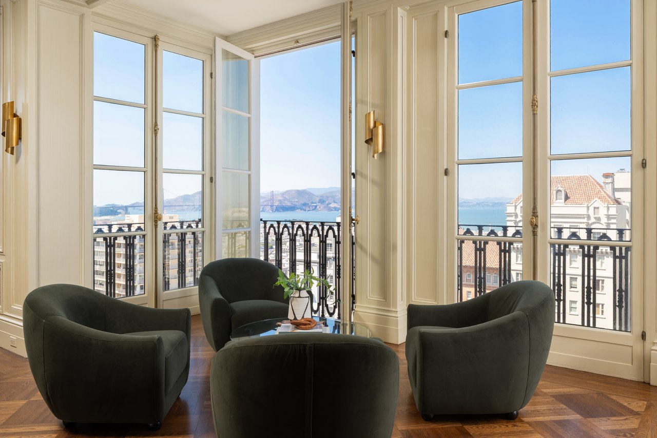 Majestic Pacific Heights View Apartment