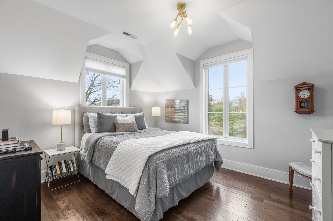 618 Buckingham Place