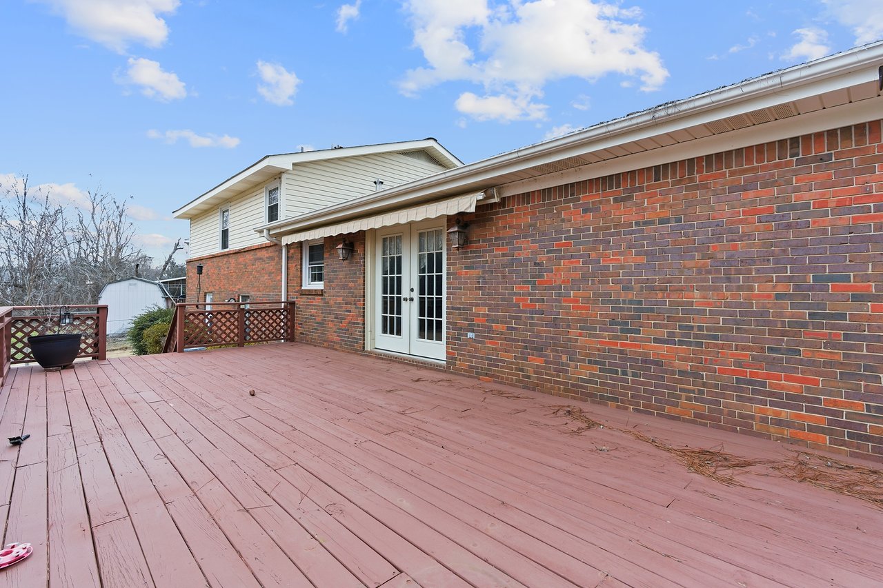 Well-Maintained 4BR in Prime South Huntsville Location