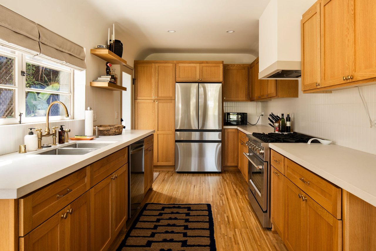 Vacant Trophy Silverlake Triplex With Reservoir Views