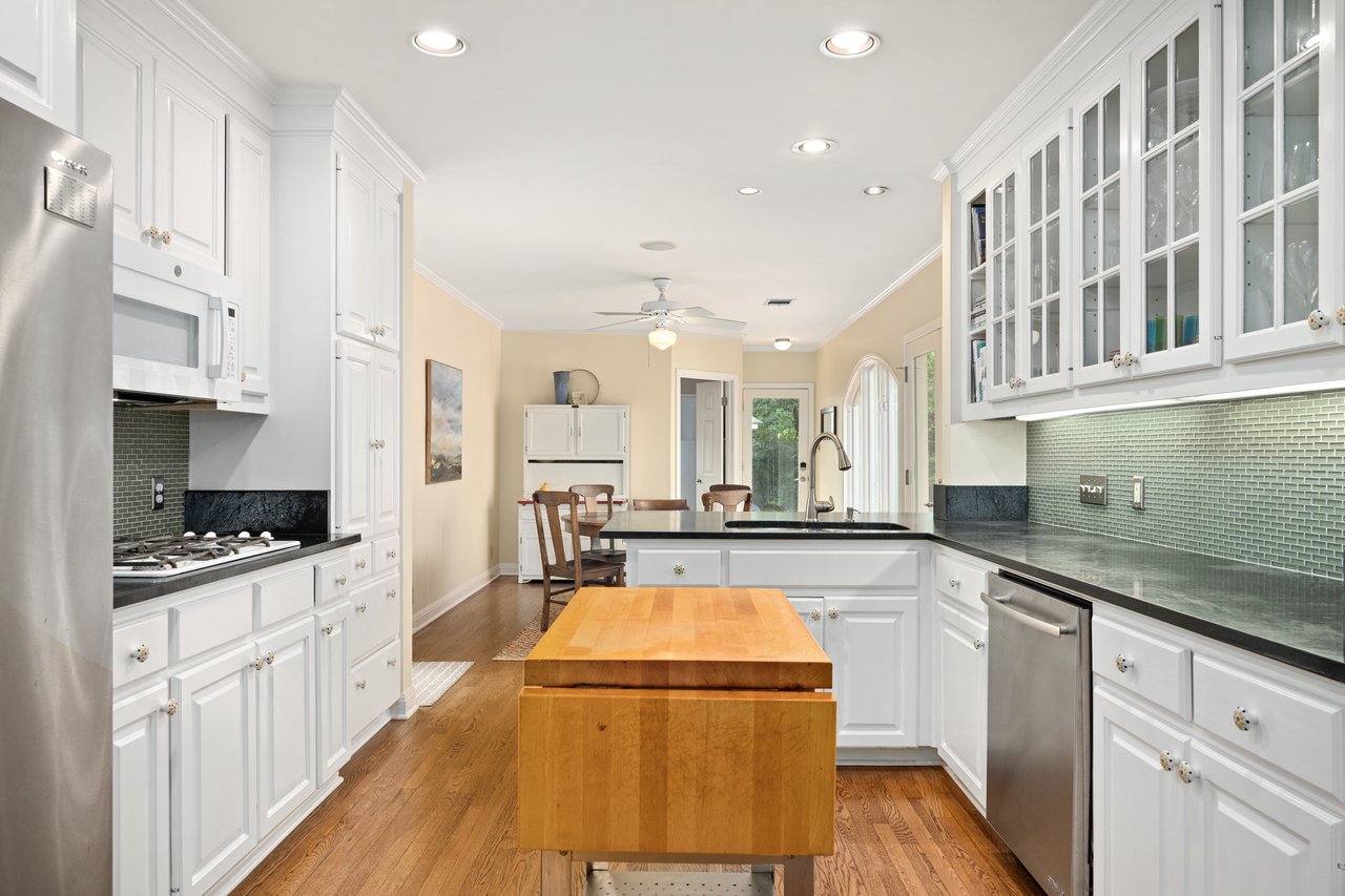 1311 Kent Lane