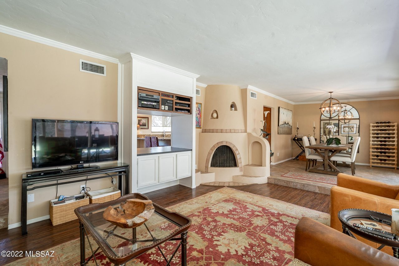1445 W Cool Dr