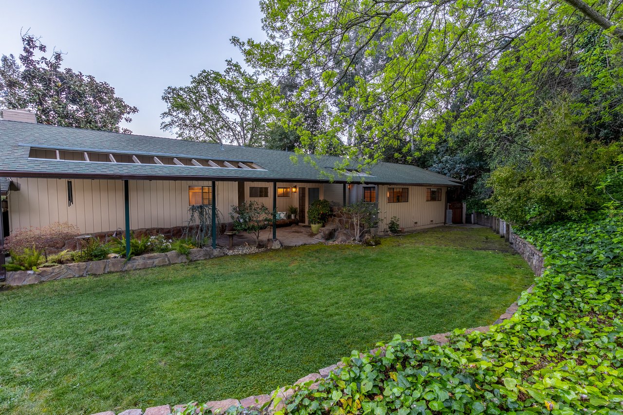 Fabulous single-story home located on the Westside of Alamo