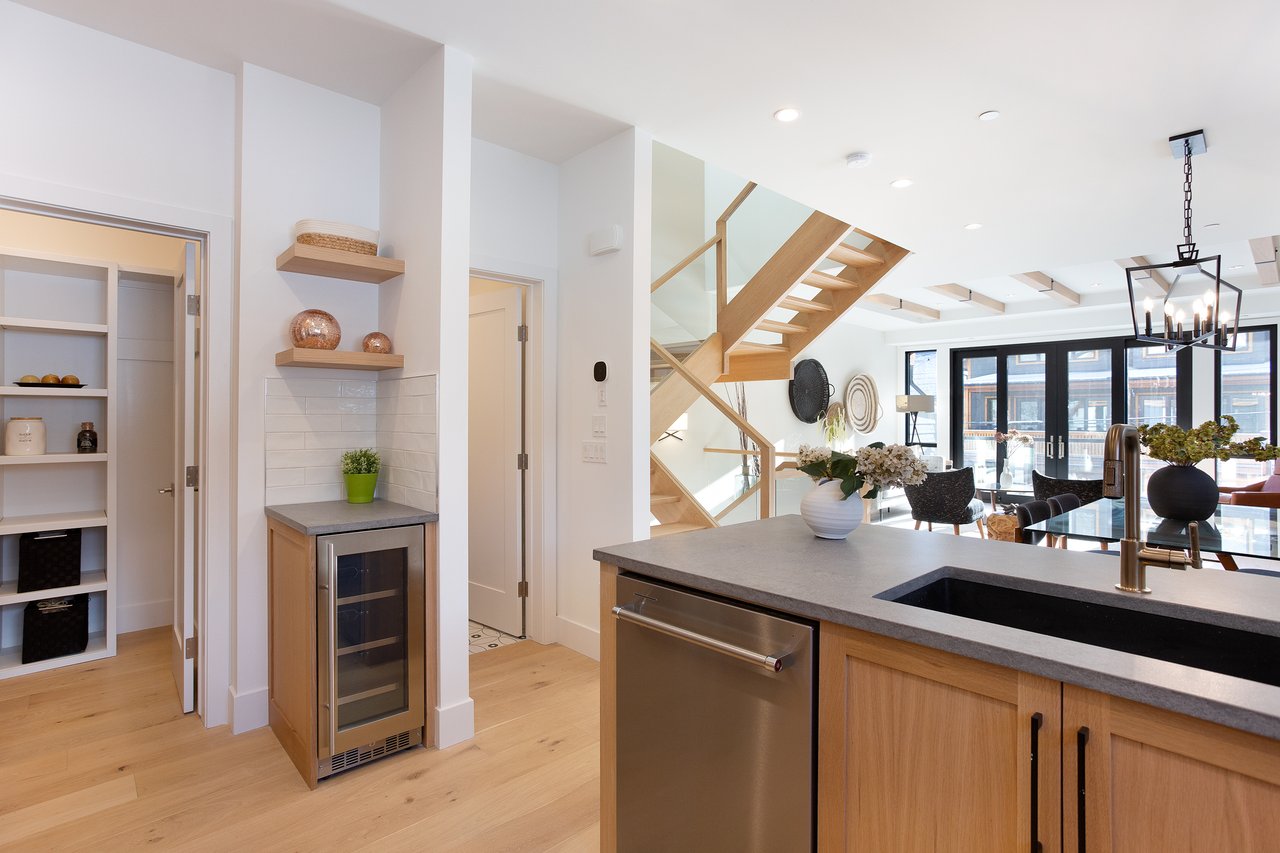 2(SE) - 617 4th Street