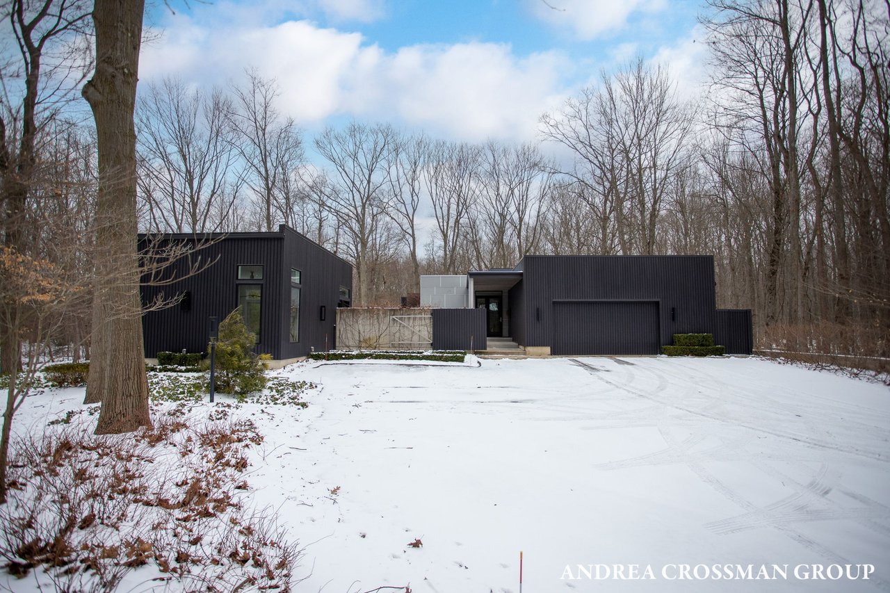 6919 Bendemeer Drive