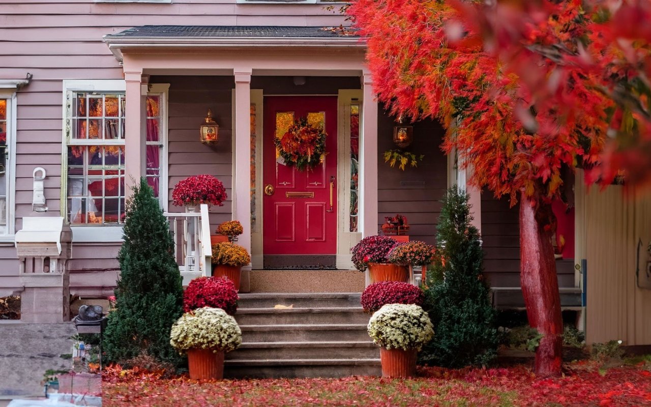 5 Reasons You'll Fall In Love Buying A Home in the Fall
