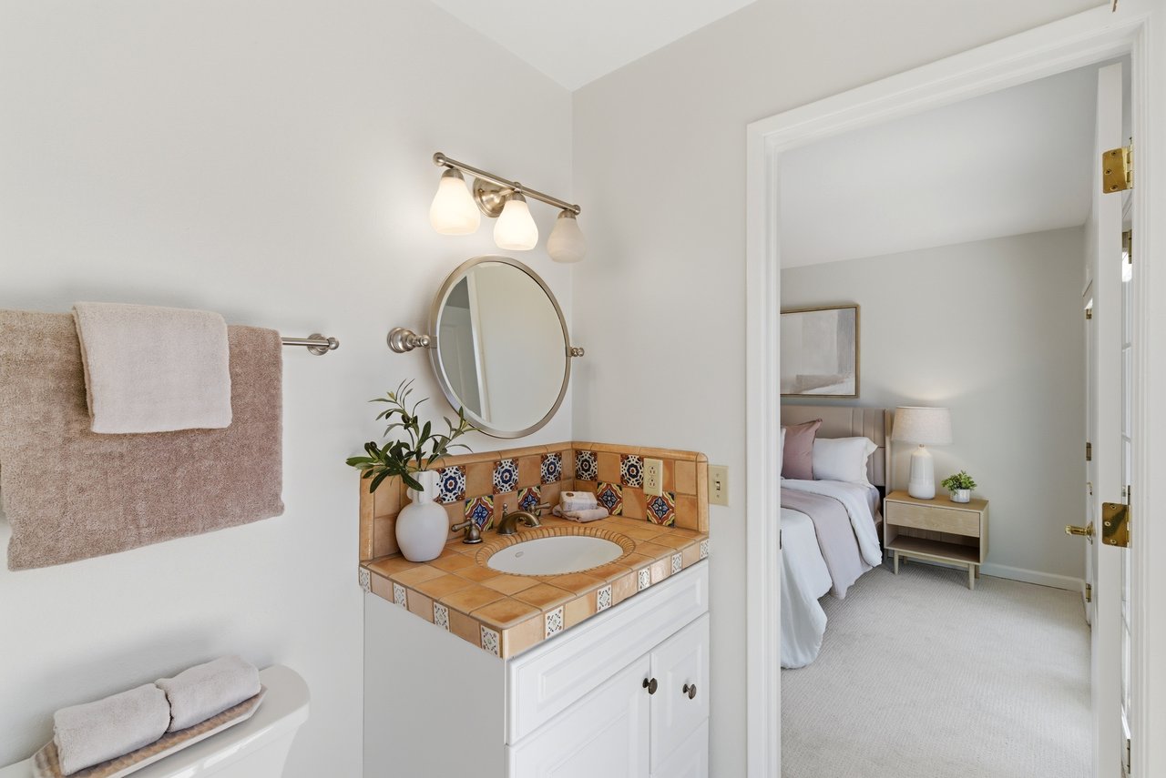 1038 East Evelyn Avenue