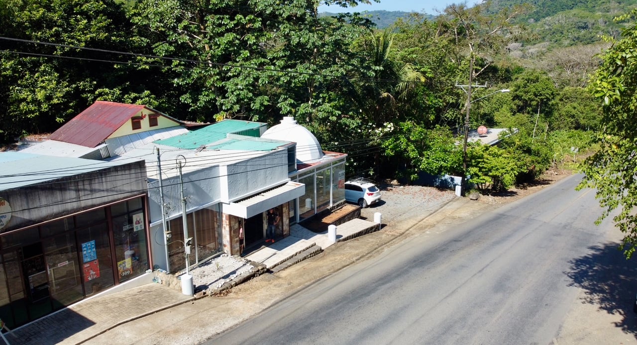Commercial Shop with Two Cabins in Barú, Dominical