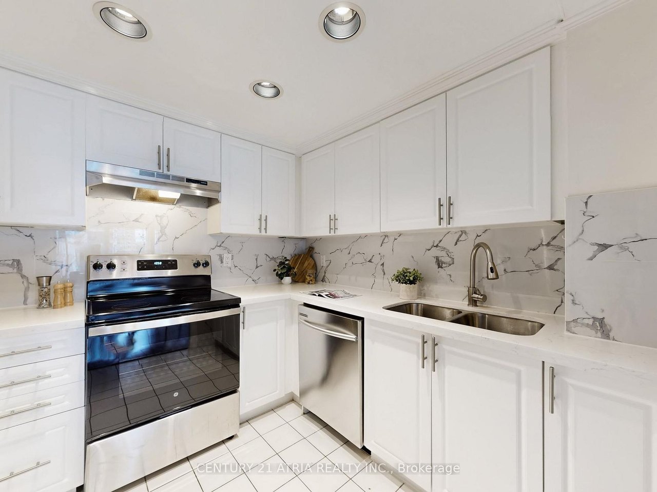 WILLOWDALE PENTHOUSE 