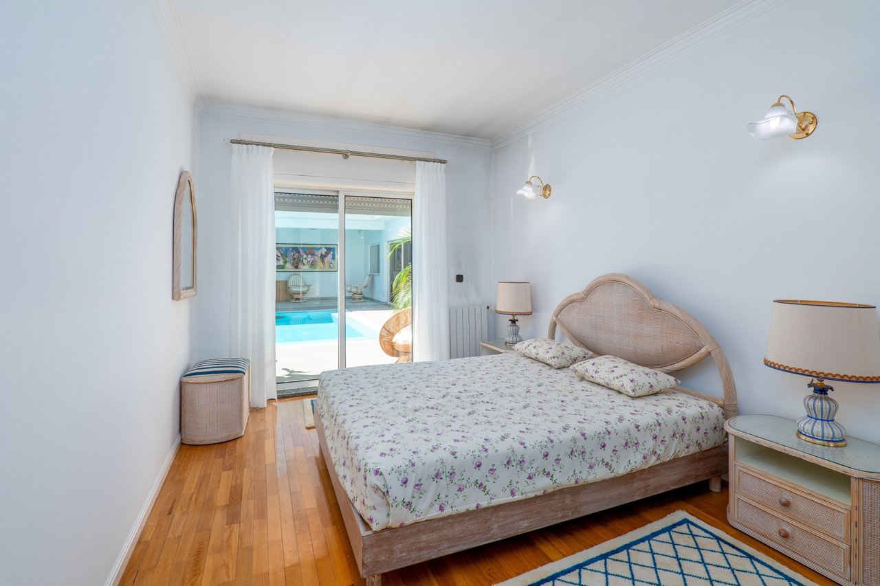 Secluded 5-Bedroom Villa with Pool and Sea Views on Expansive Dune-Side Plot – Apúlia e Fão