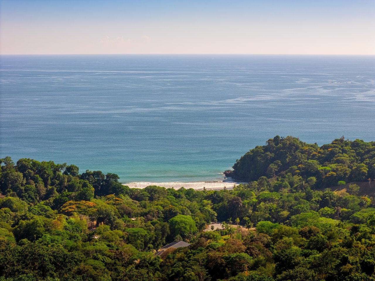 Casa Vista Harmonia, Legendary Ocean Views and Sustainable Living!