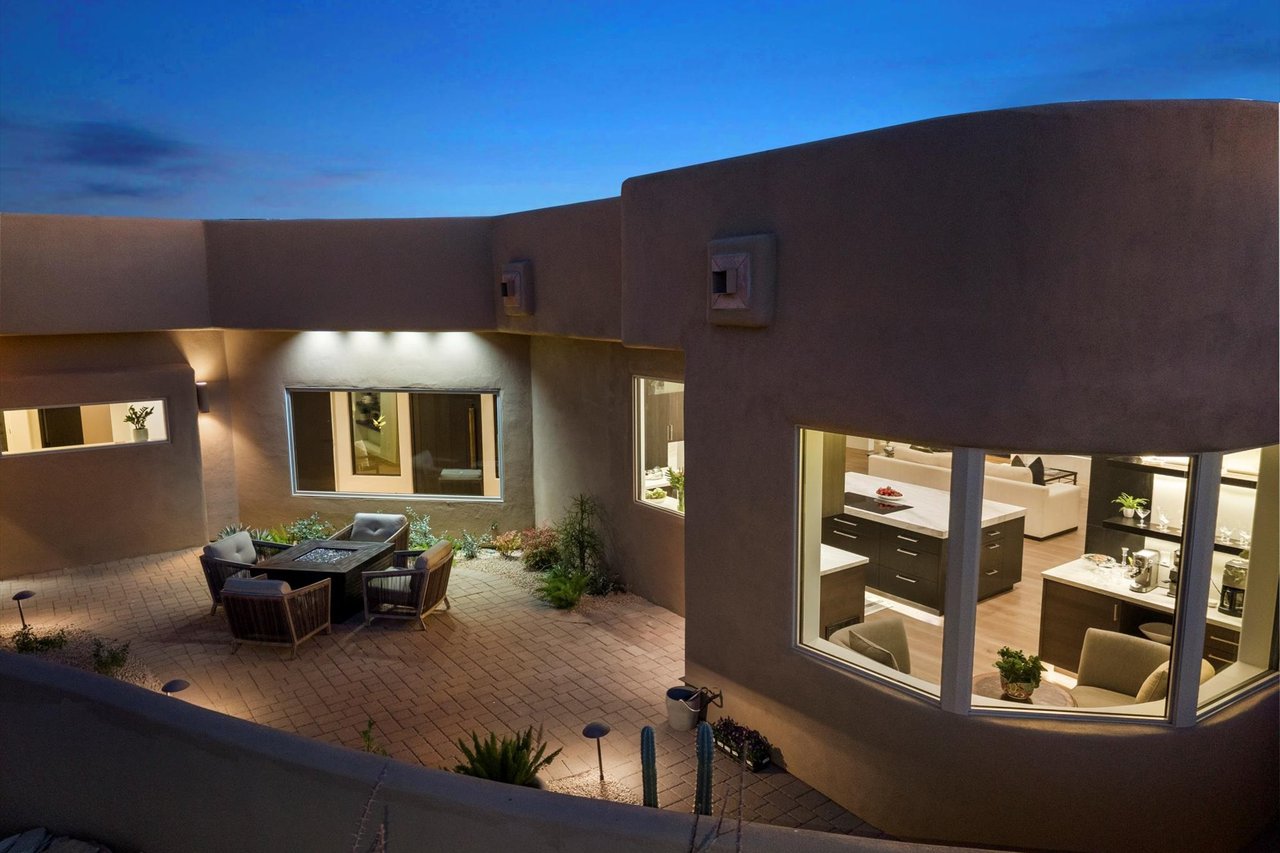 10046 E Hidden Valley Rd