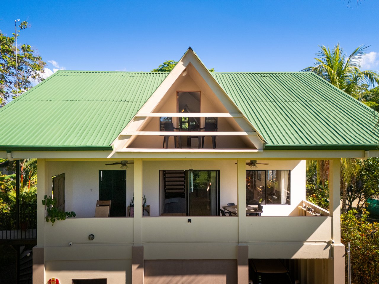 Casa Brisa de La Playa, 2 Bedroom Home Just Steps From the Beach!