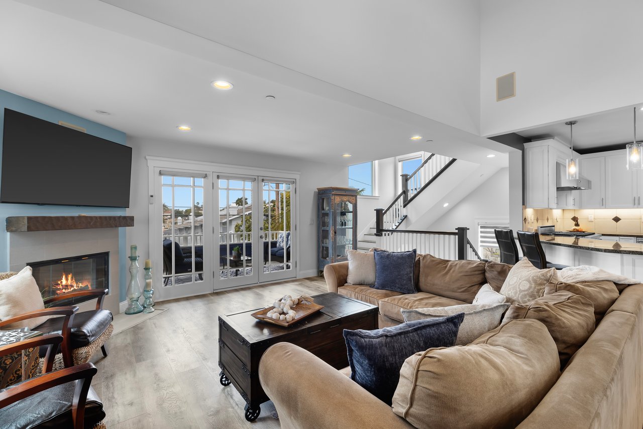 236 N Juanita Avenue A