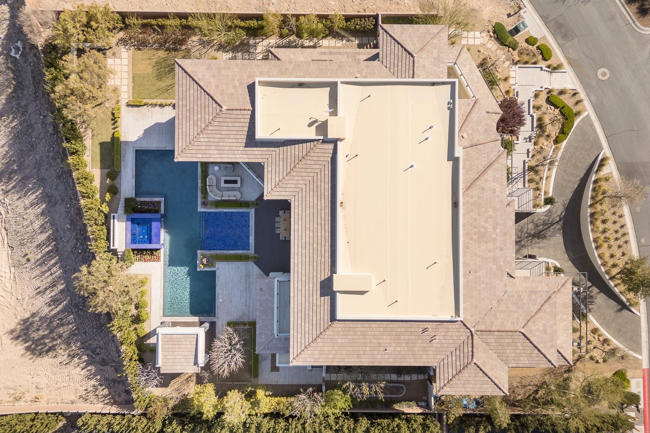 6 Bright Hollow Court