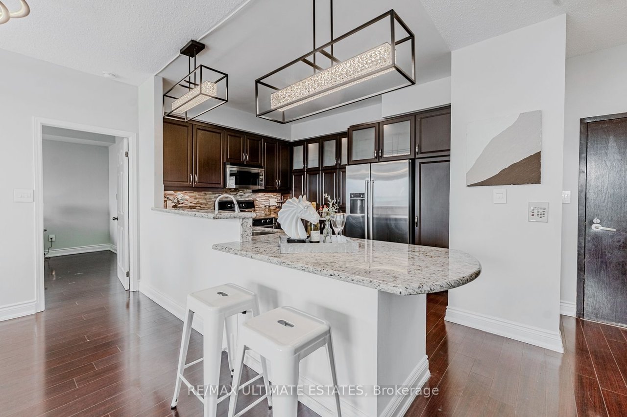 NORTH YORK'S EXCLUSIVE PENTHOUSE