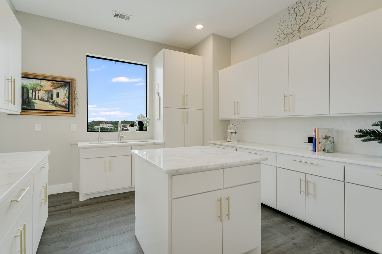 Spanish Oaks Luxury 