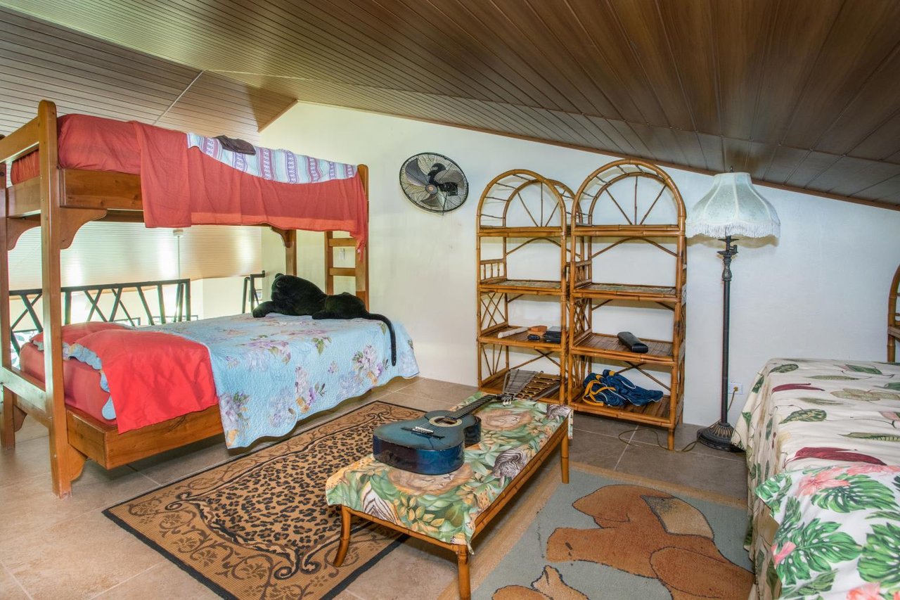 Incredible 7,000 Ft2 Ocean View Home With 200 Acre Reserve!
