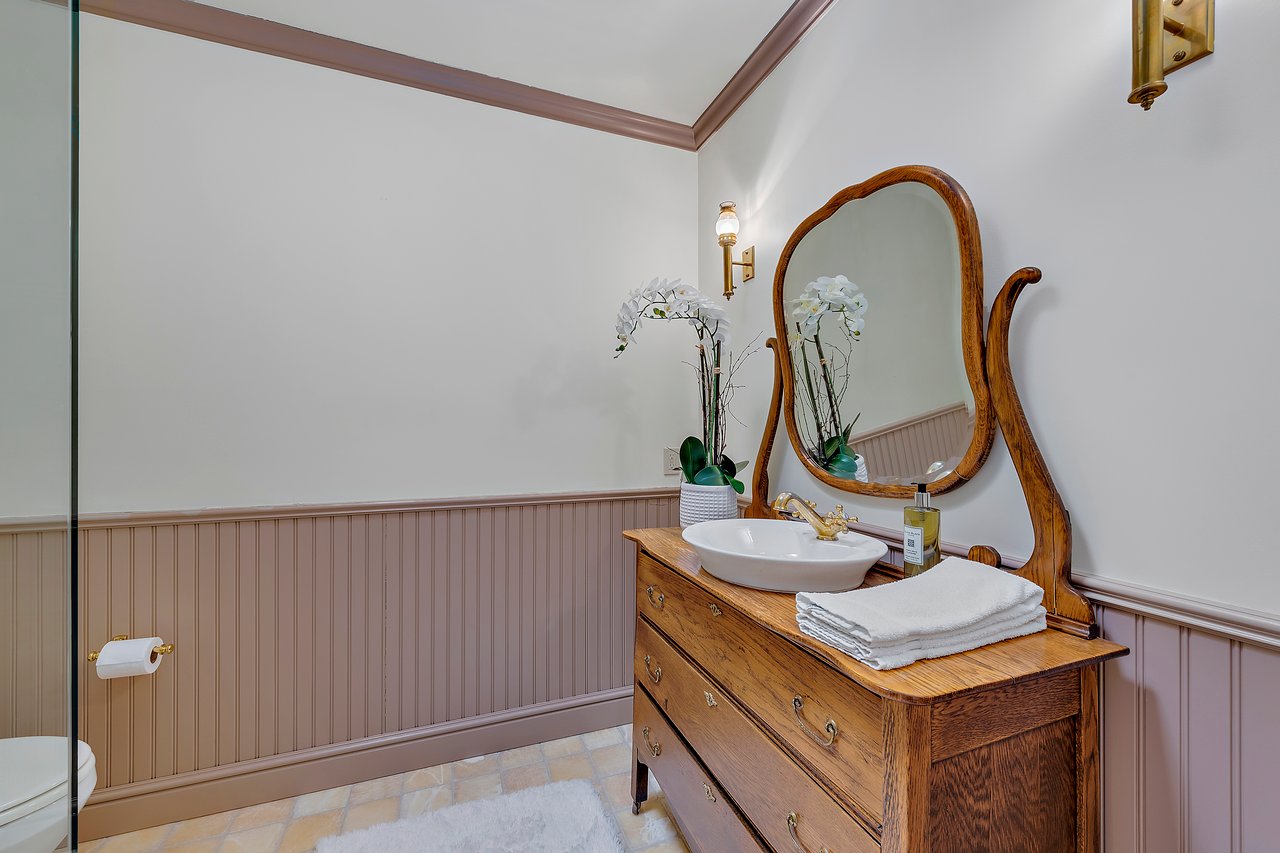 72 Old Mill River Road