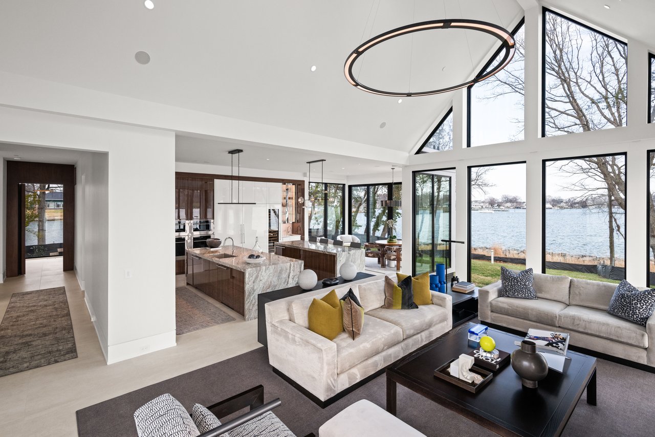 ANNAPOLIS WATERFRONT HOME | LAKE OGELTON WATERFRONT WITH CHESAPEAKE BAY ACCESS