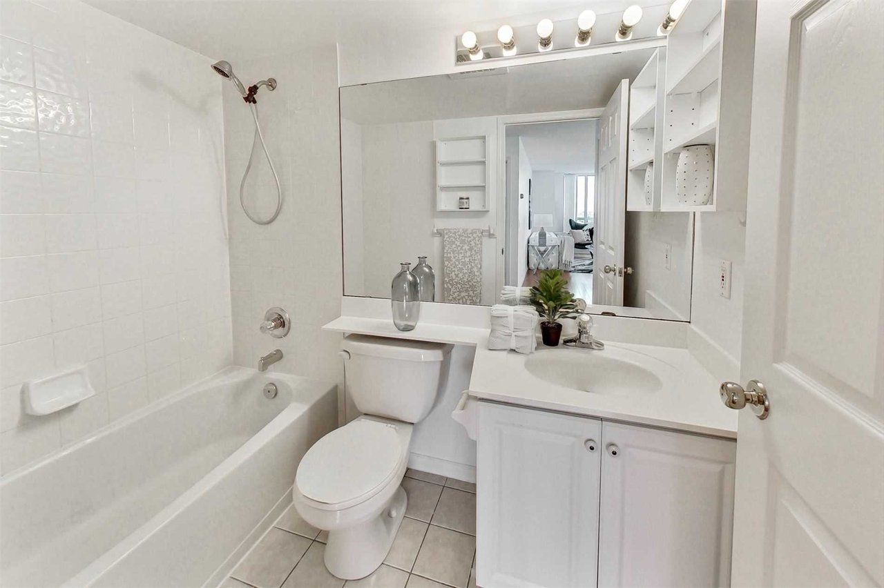 5001 Finch Ave E #909