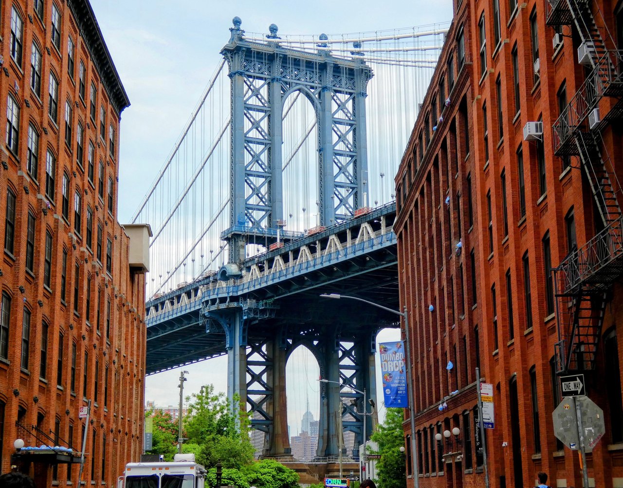 168 Plymouth boutique luxury condominium building located in DUMBO, Brooklyn, near Brooklyn Bridge Park and the Manhattan Bridge.