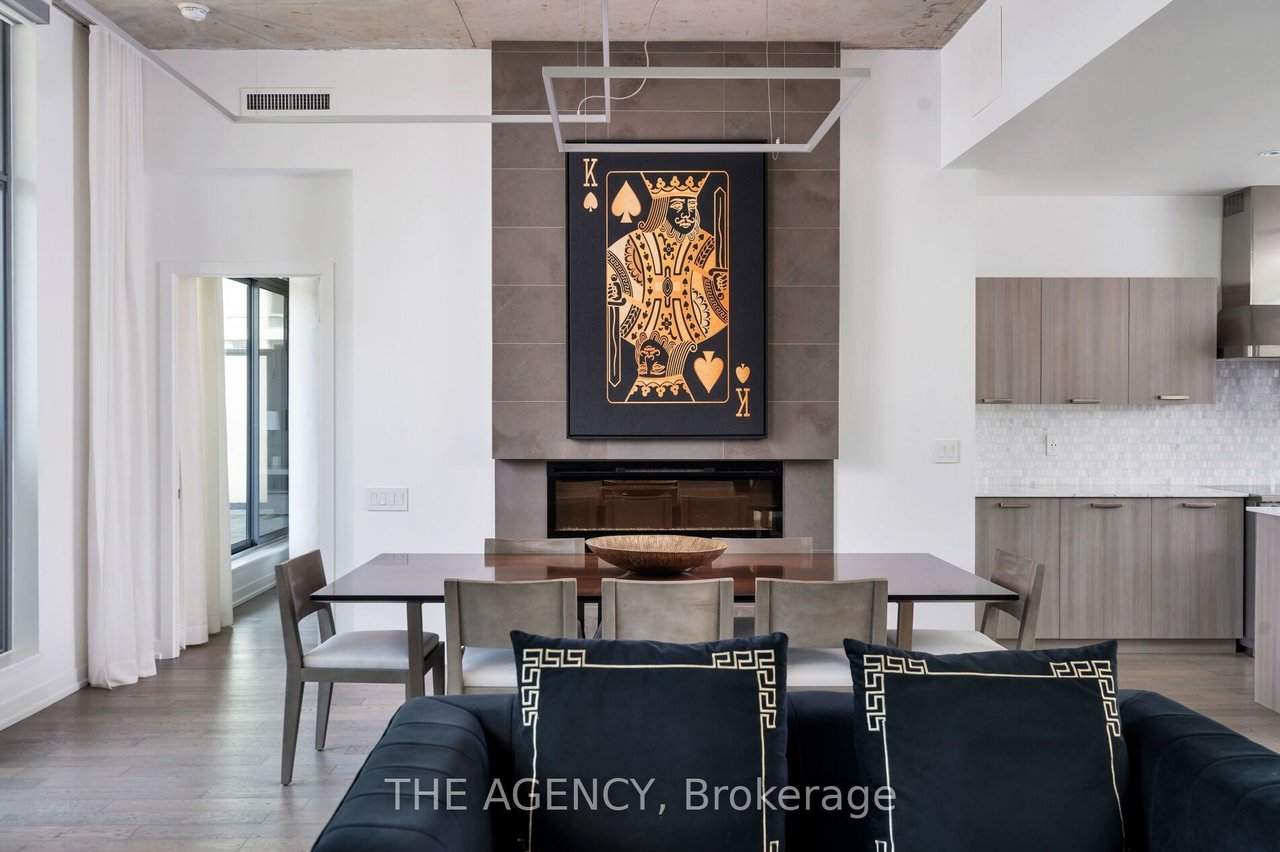 KING WEST LUXURY 