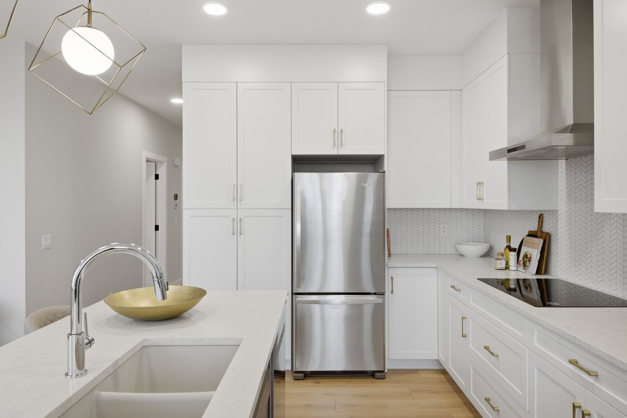 151 Belvedere Crescent SE