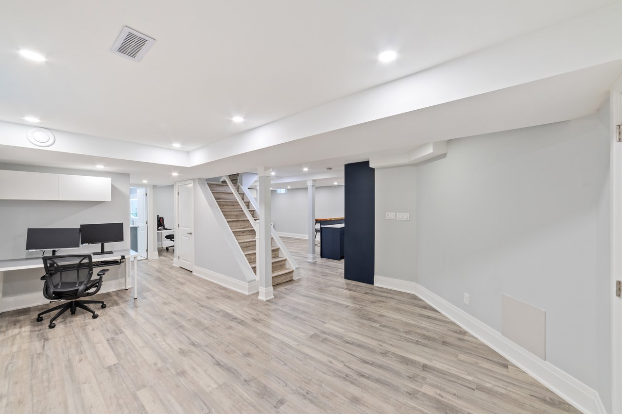 6837 Lisgar Drive