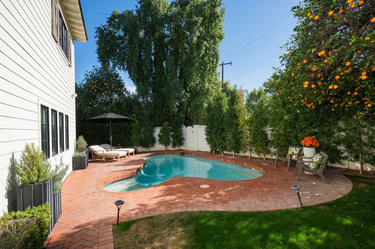 5627 E MONTEROSA Street