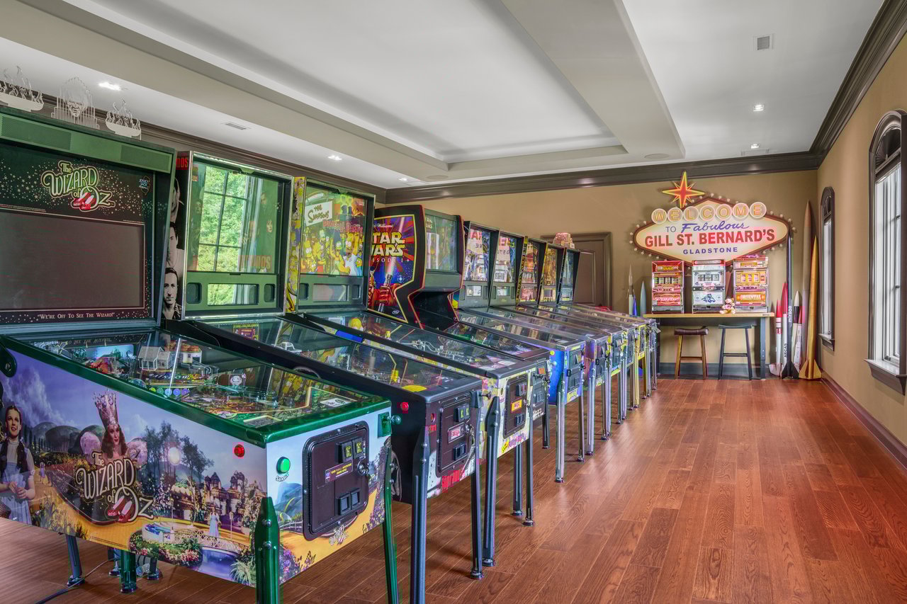 Image showcasing Luxury Independent Senior Living with Premier Amenities