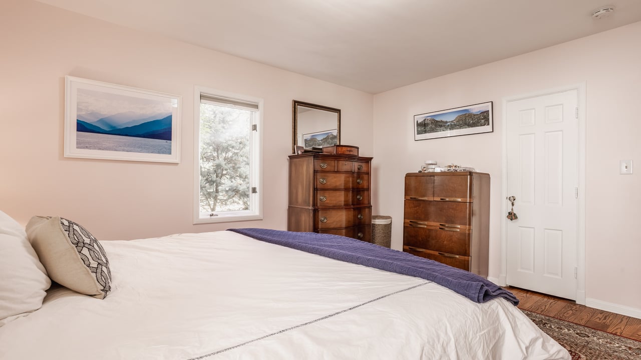 8045 Broadway Street