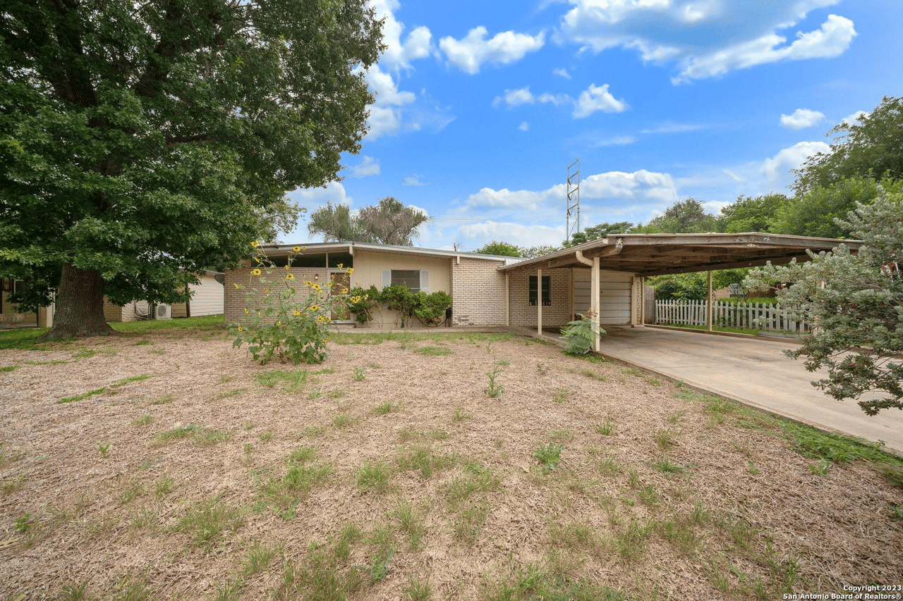 2226 Eland Dr